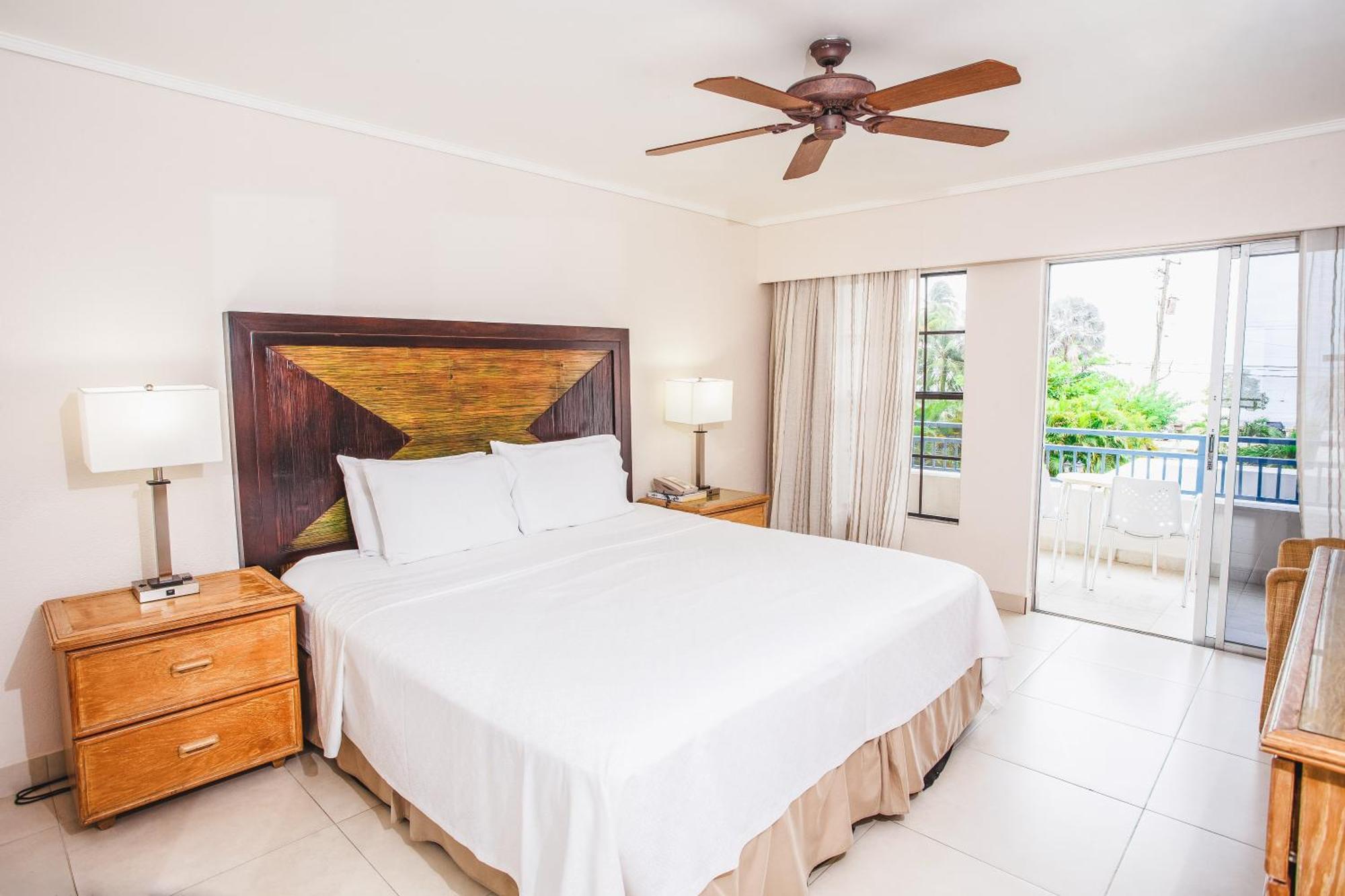 Blue Horizon Hotel Rockley Екстер'єр фото